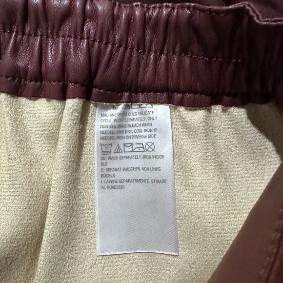 Candace Cameron Bure Regular Faux Leather Skirt - Picture 8 of 10